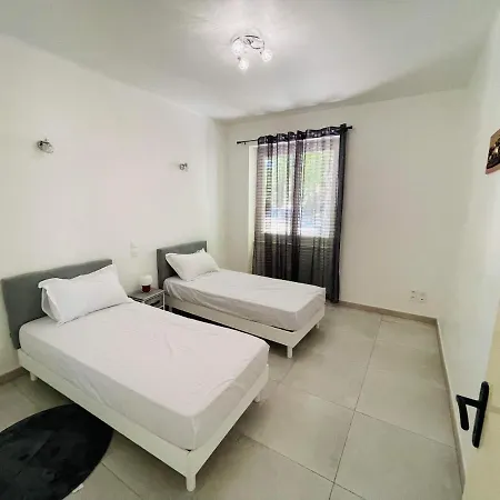 Apartment Samali. Barjac 30 .15 Km De Vallon Pont D'arc